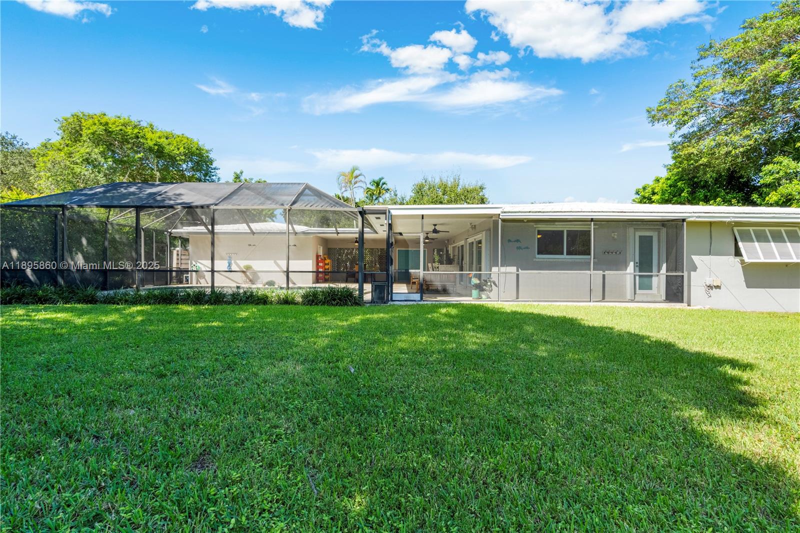 ESTELLE LAWRENCE HOMES - Residential