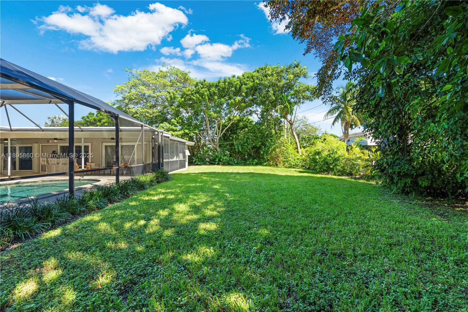 ESTELLE LAWRENCE HOMES - Residential