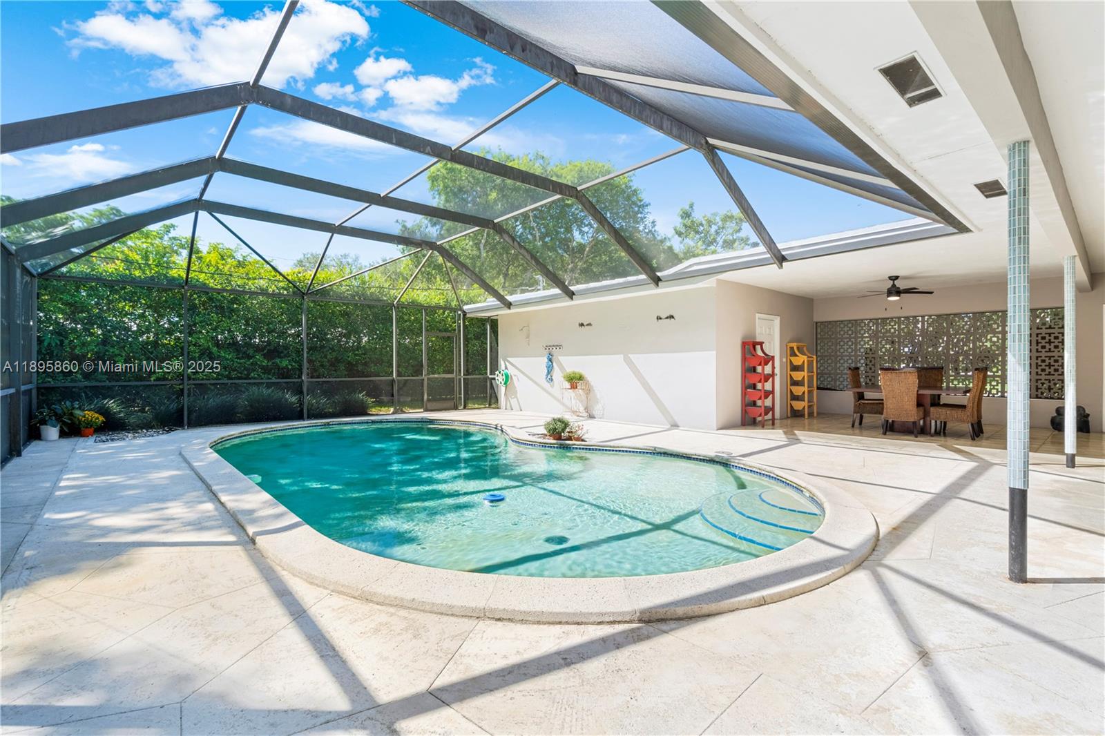 ESTELLE LAWRENCE HOMES - Residential