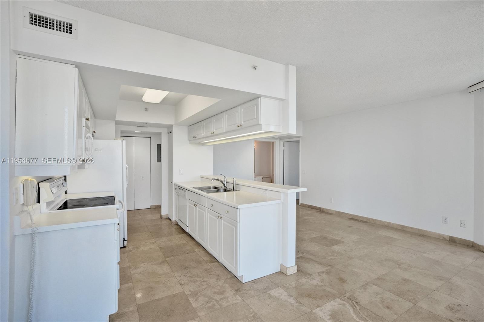 NORTH TOWER AT THE POINT - Residential