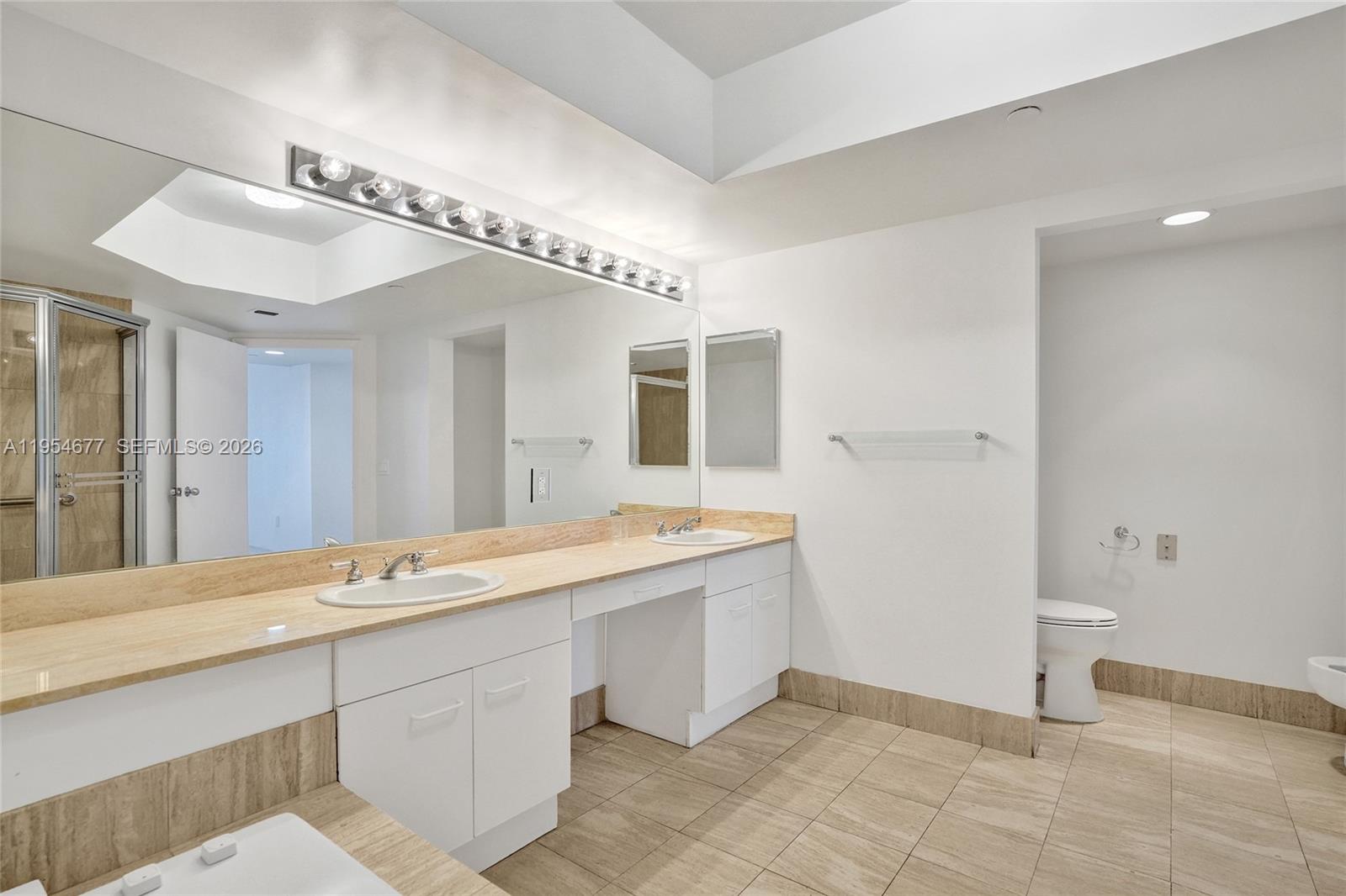 NORTH TOWER AT THE POINT - Residential