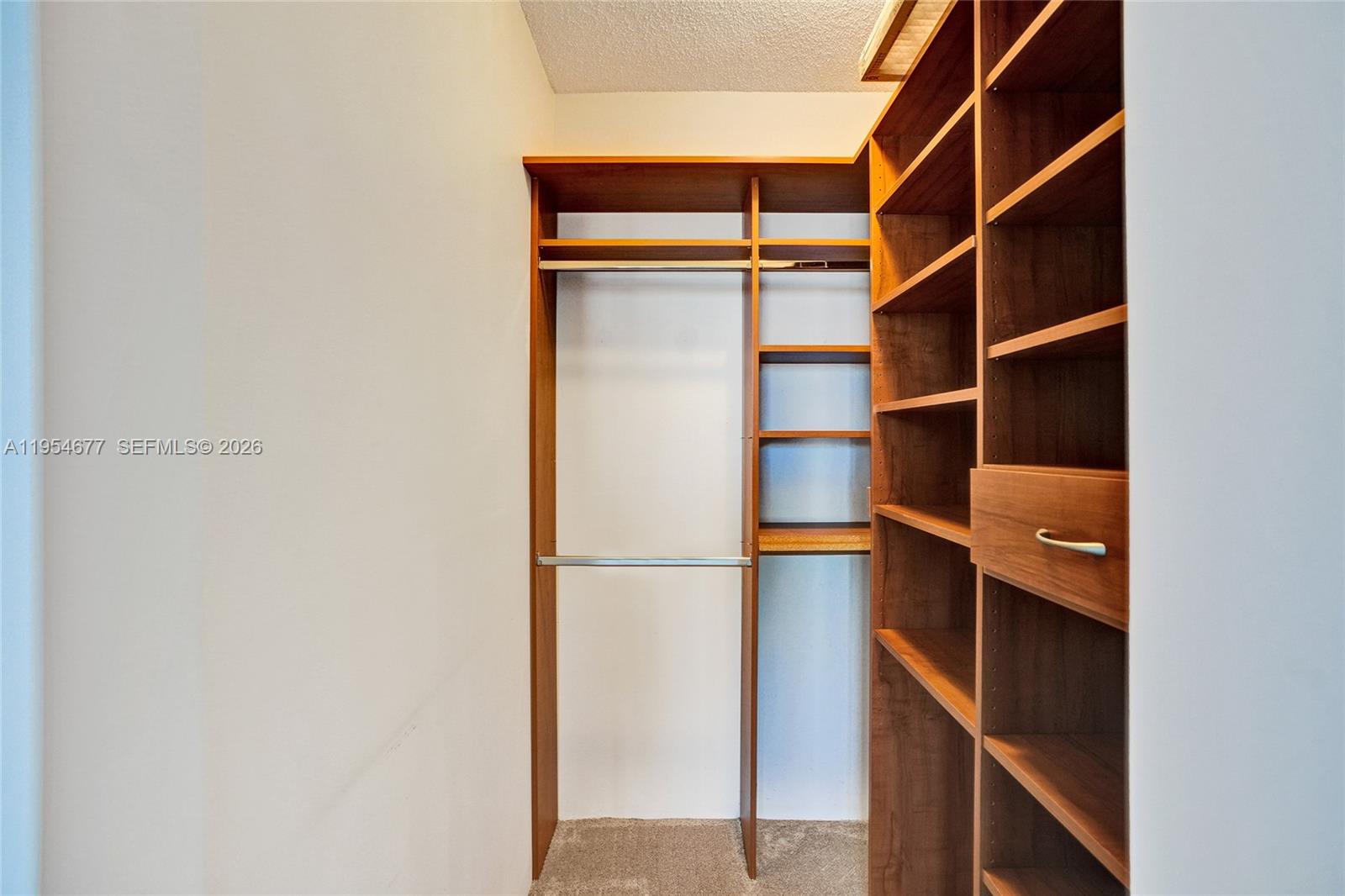 NORTH TOWER AT THE POINT - Residential