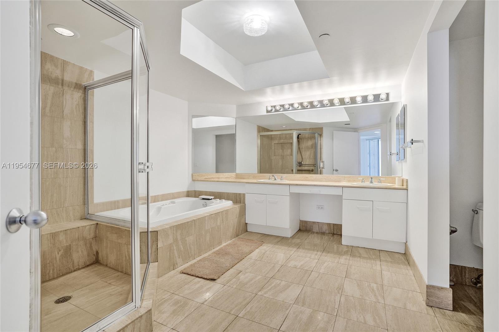 NORTH TOWER AT THE POINT - Residential