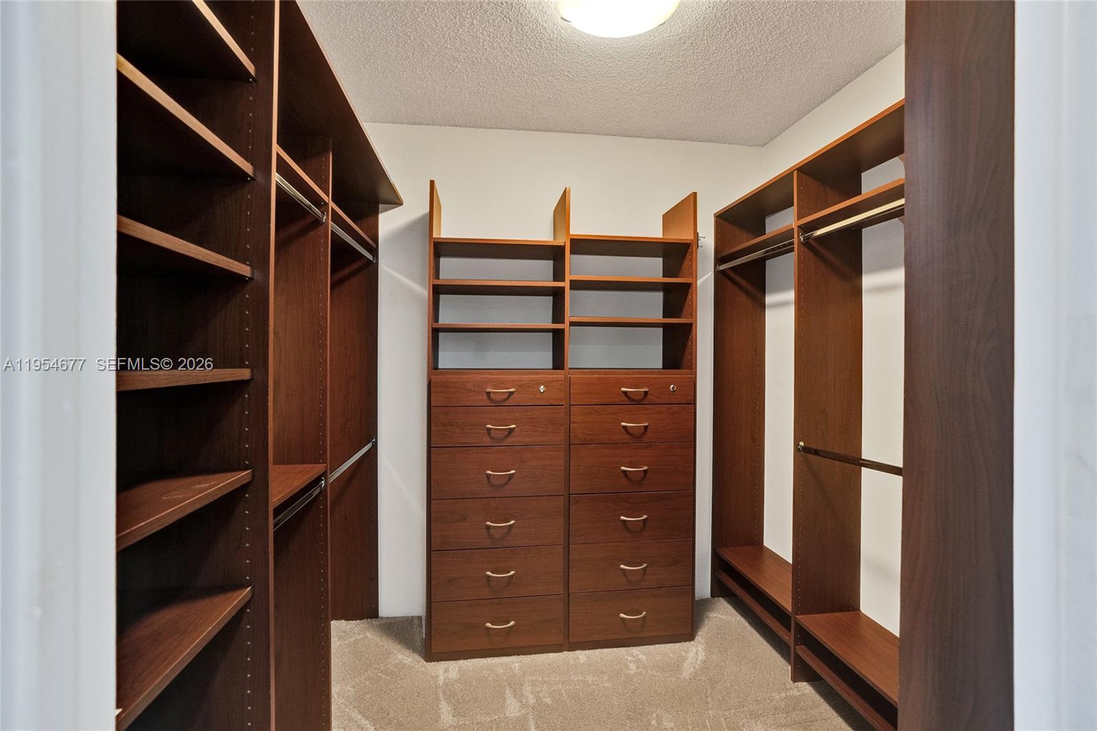 NORTH TOWER AT THE POINT - Residential