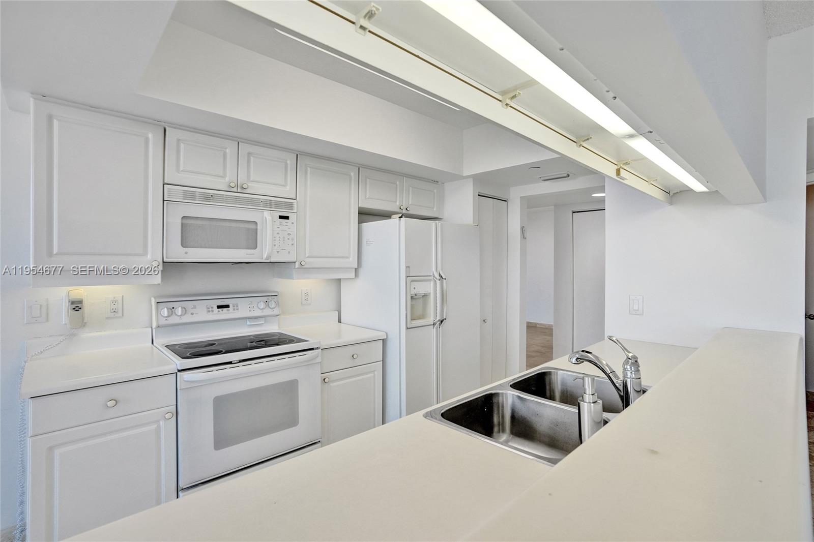 NORTH TOWER AT THE POINT - Residential