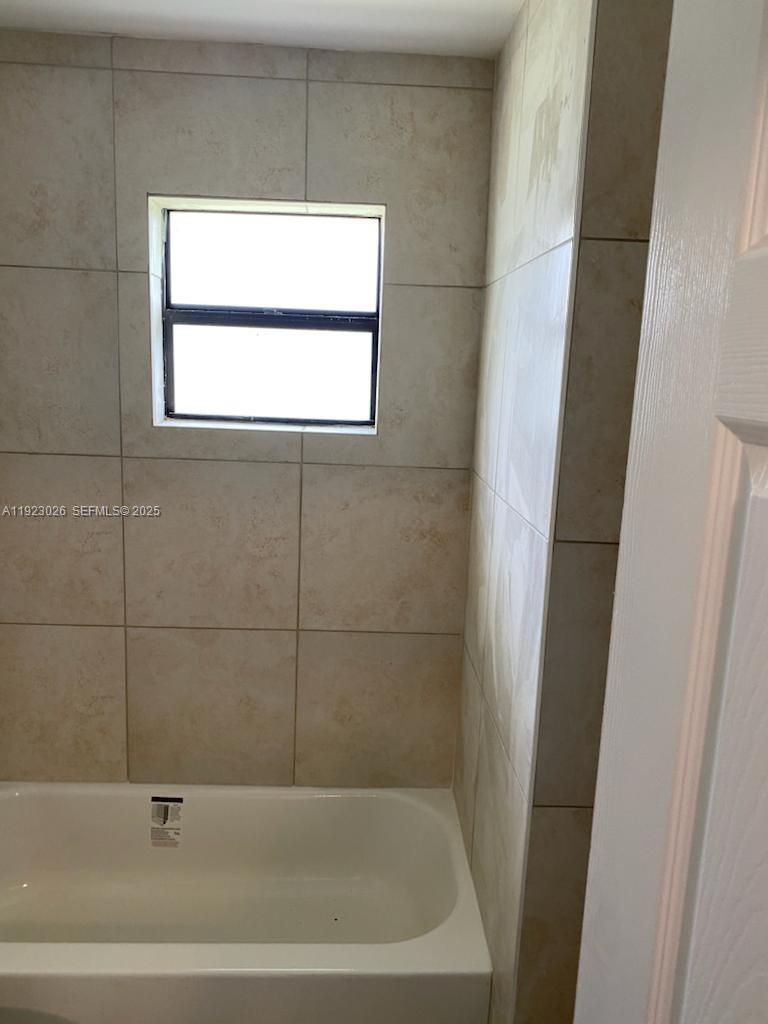 MIAMI MODEL TRUCK FARMS - Residential Income