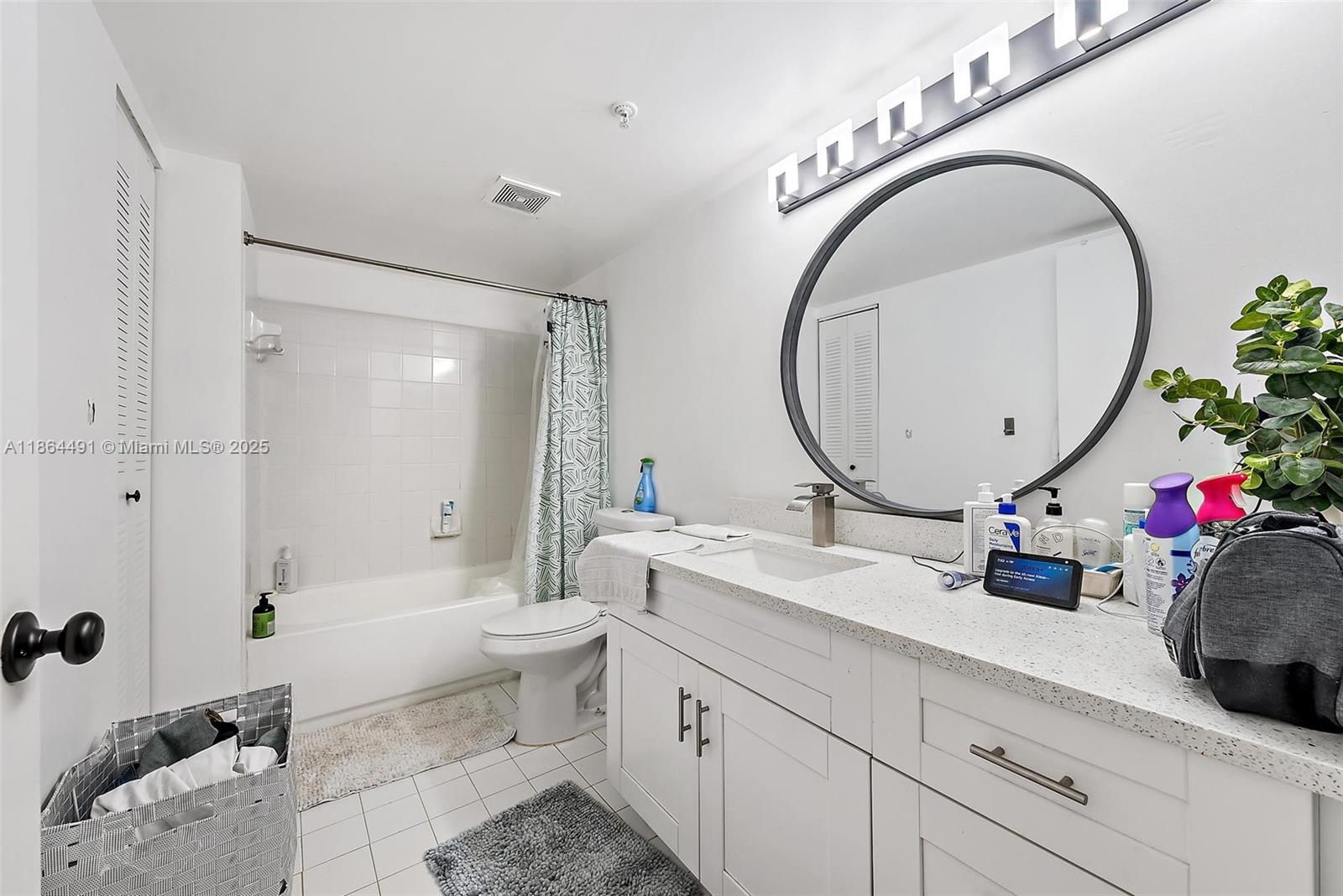 HYPOLUXOS MARINERS CAY CO - Residential