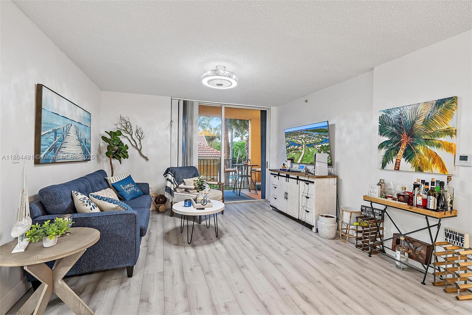 HYPOLUXOS MARINERS CAY CO - Residential