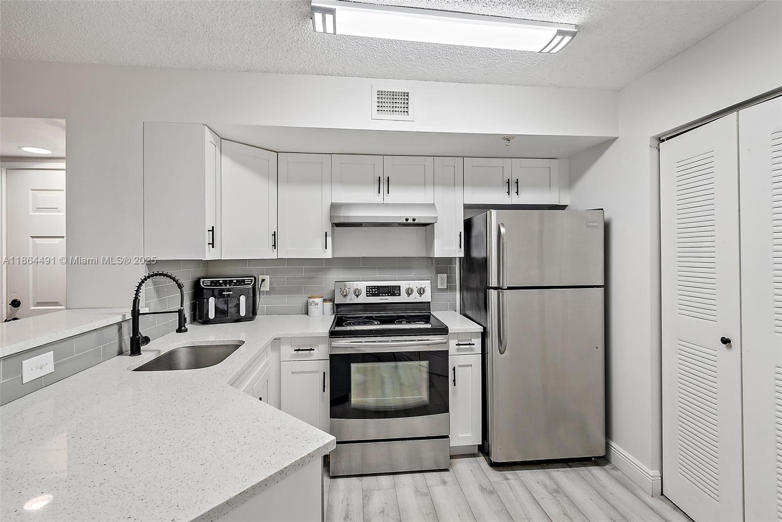 View photos, virtual tours, details... 1200 Scotia Dr 203