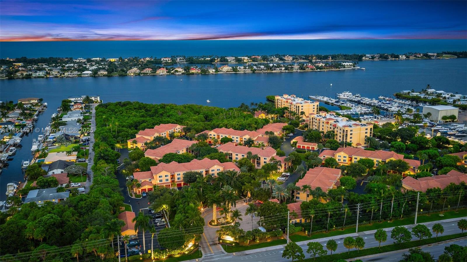 HYPOLUXOS MARINERS CAY CO - Residential