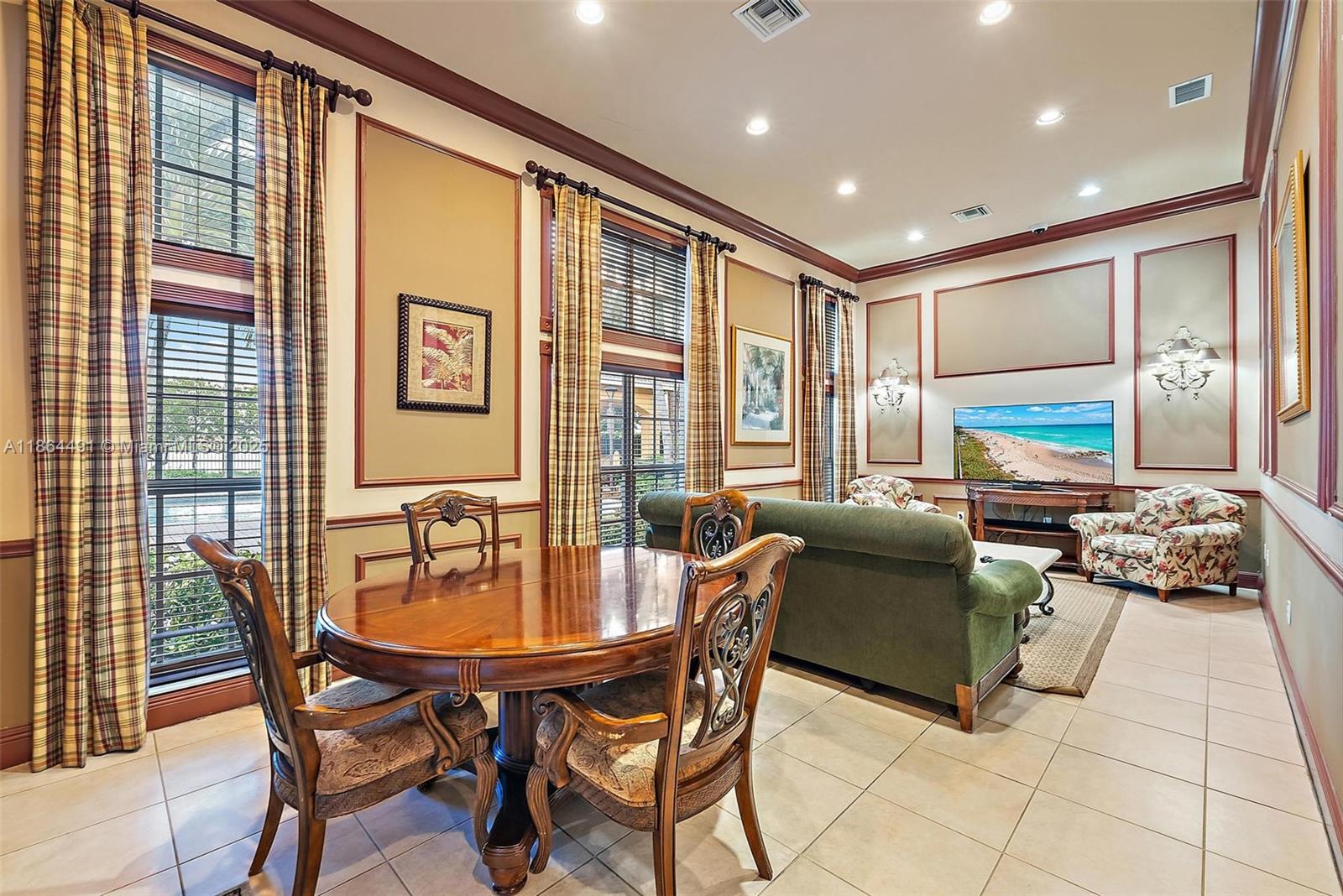 HYPOLUXOS MARINERS CAY CO - Residential