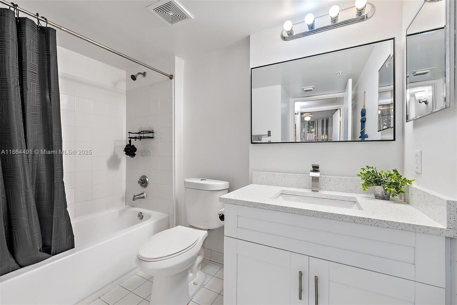 HYPOLUXOS MARINERS CAY CO - Residential