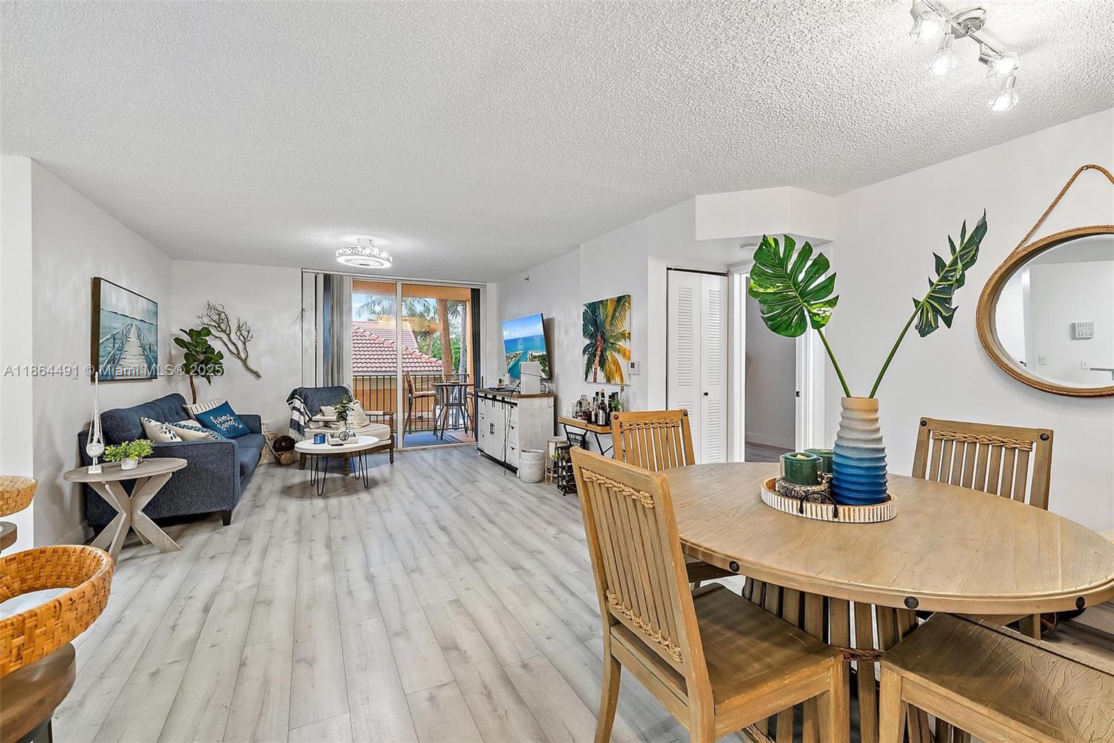 HYPOLUXOS MARINERS CAY CO - Residential