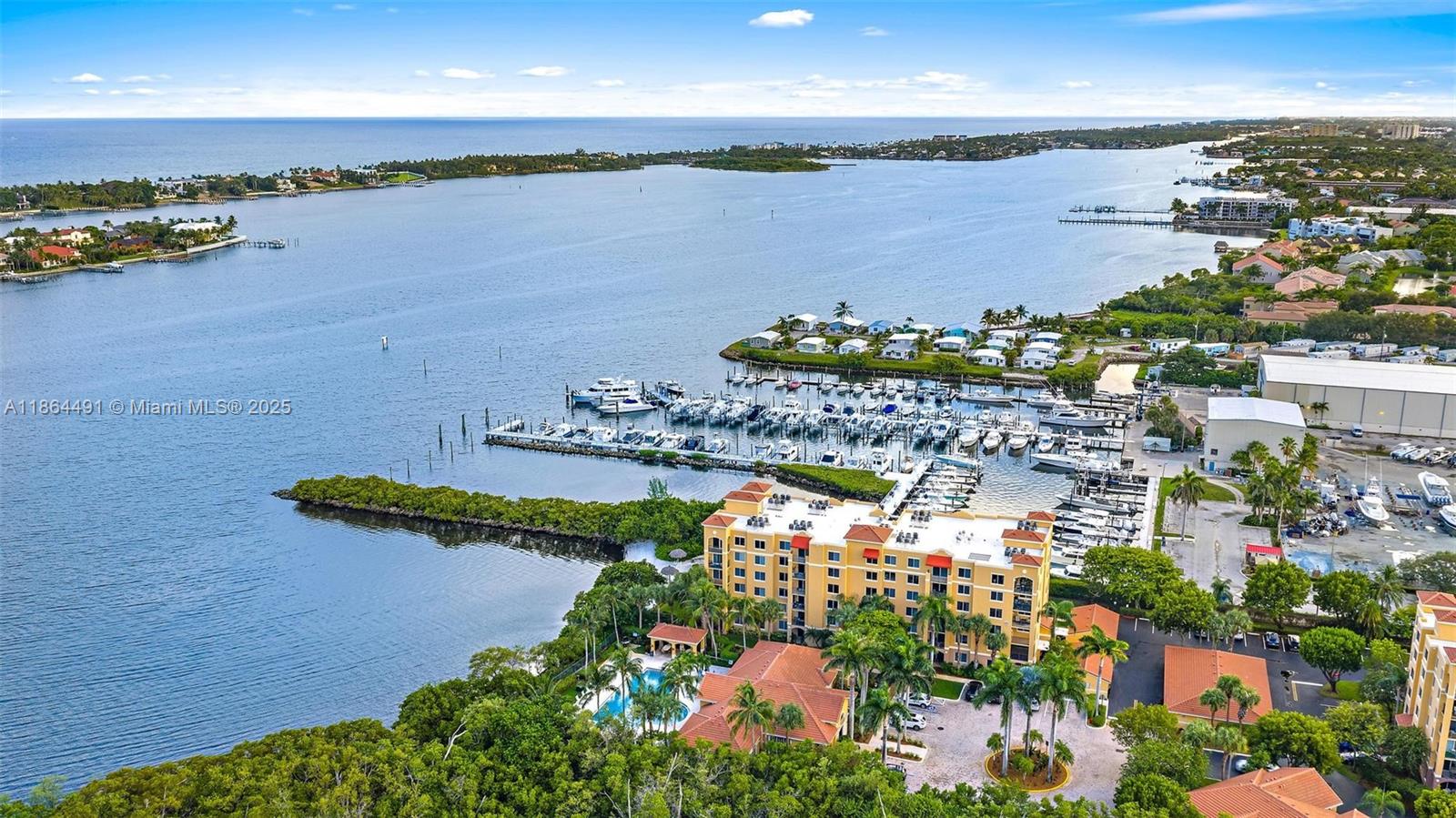 HYPOLUXOS MARINERS CAY CO - Residential