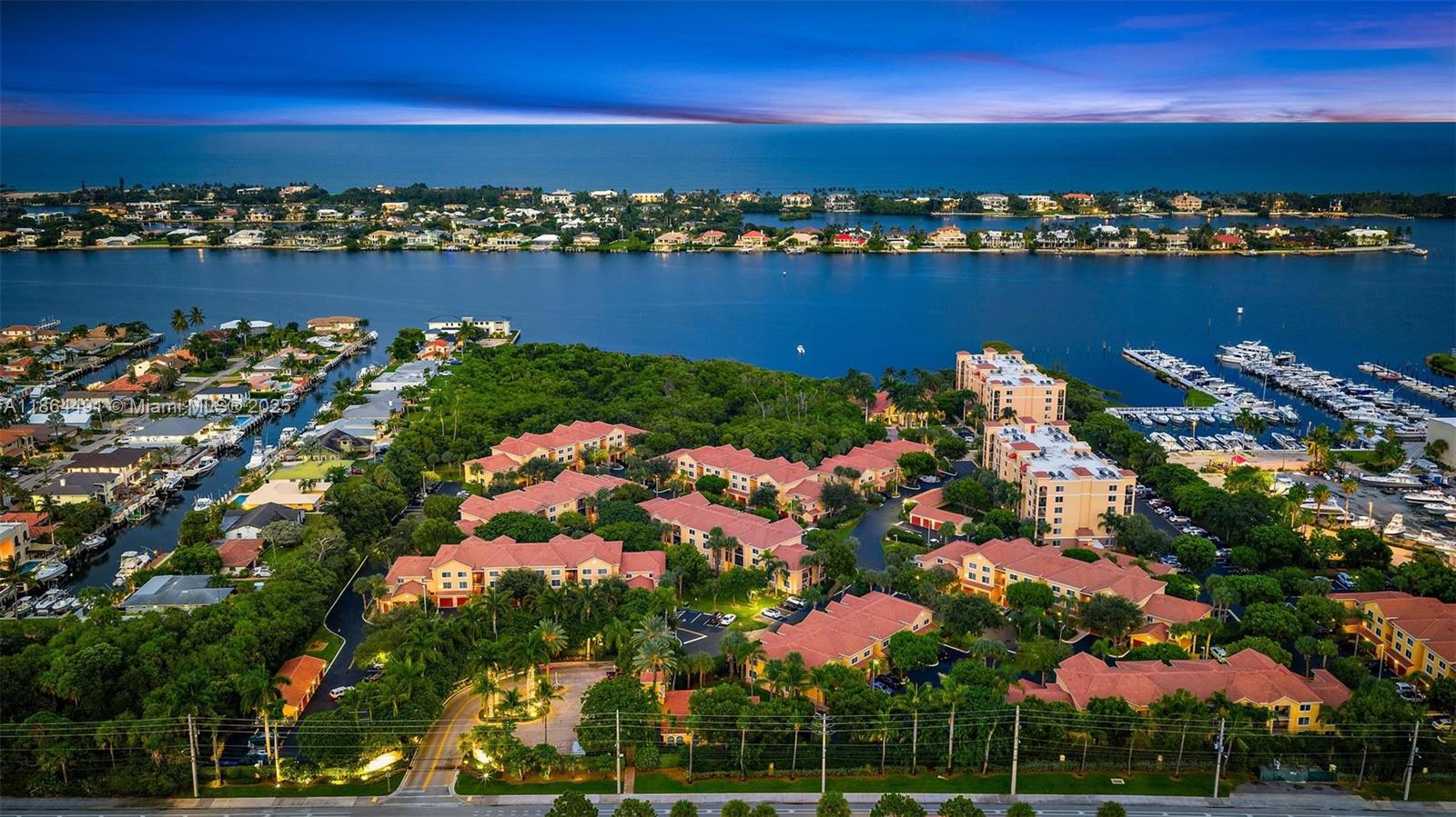 HYPOLUXOS MARINERS CAY CO - Residential