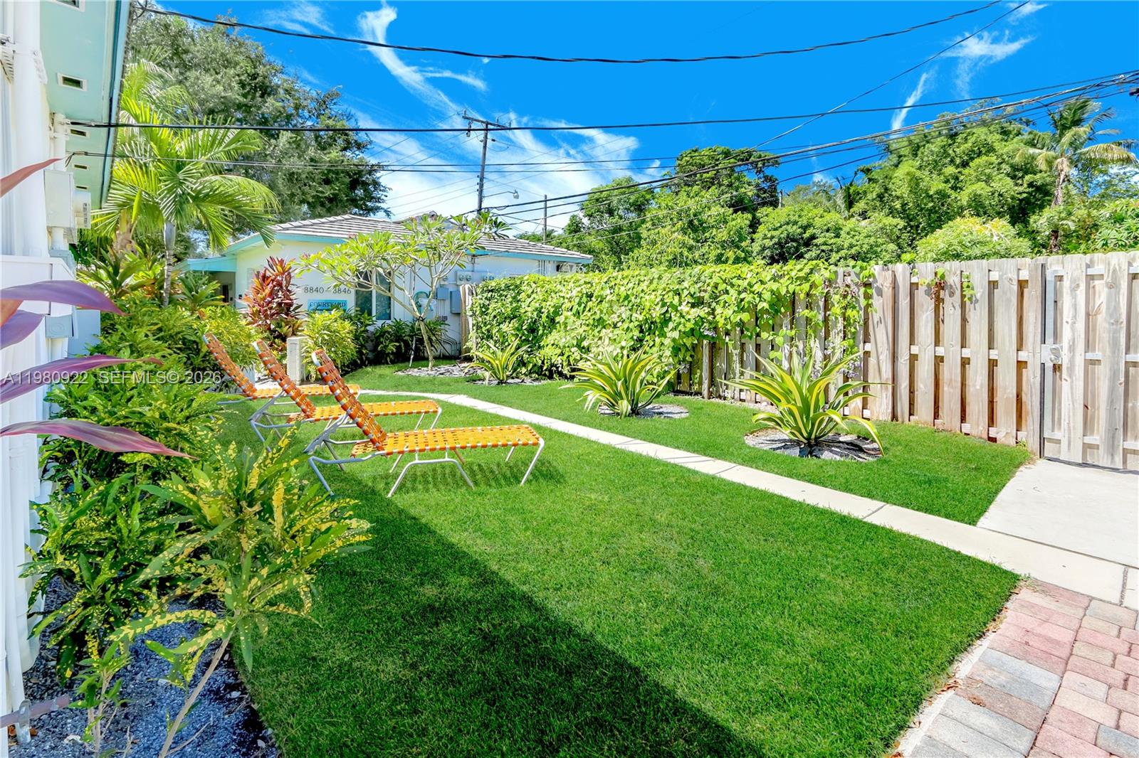 El Jardin - Residential Lease