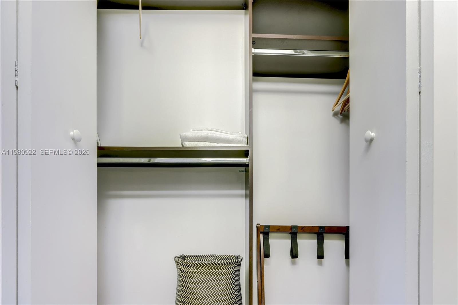 El Jardin - Residential Lease