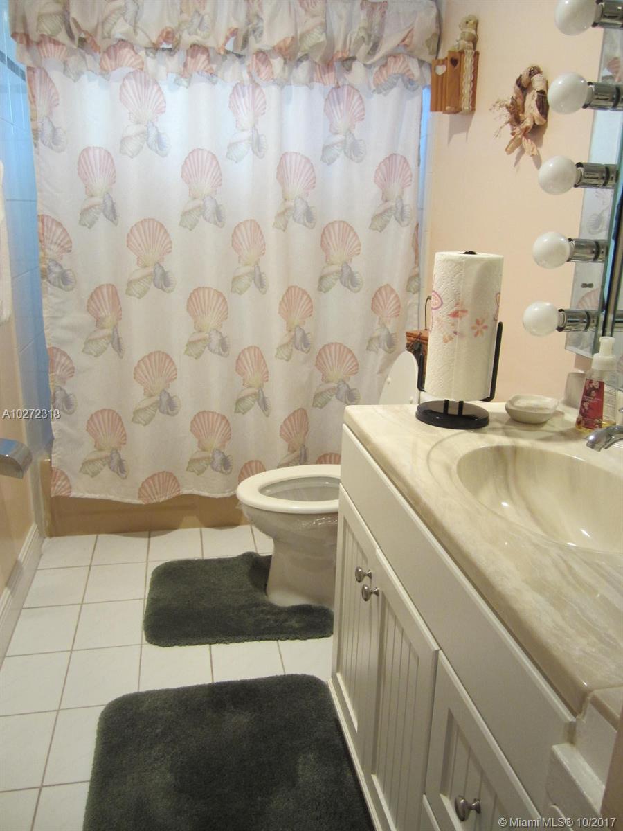 BASS LAKE ESTS-REPLAT OF - Residential