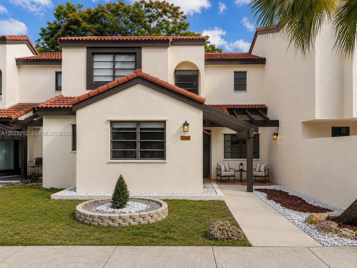 KENLAND COURT - Residential