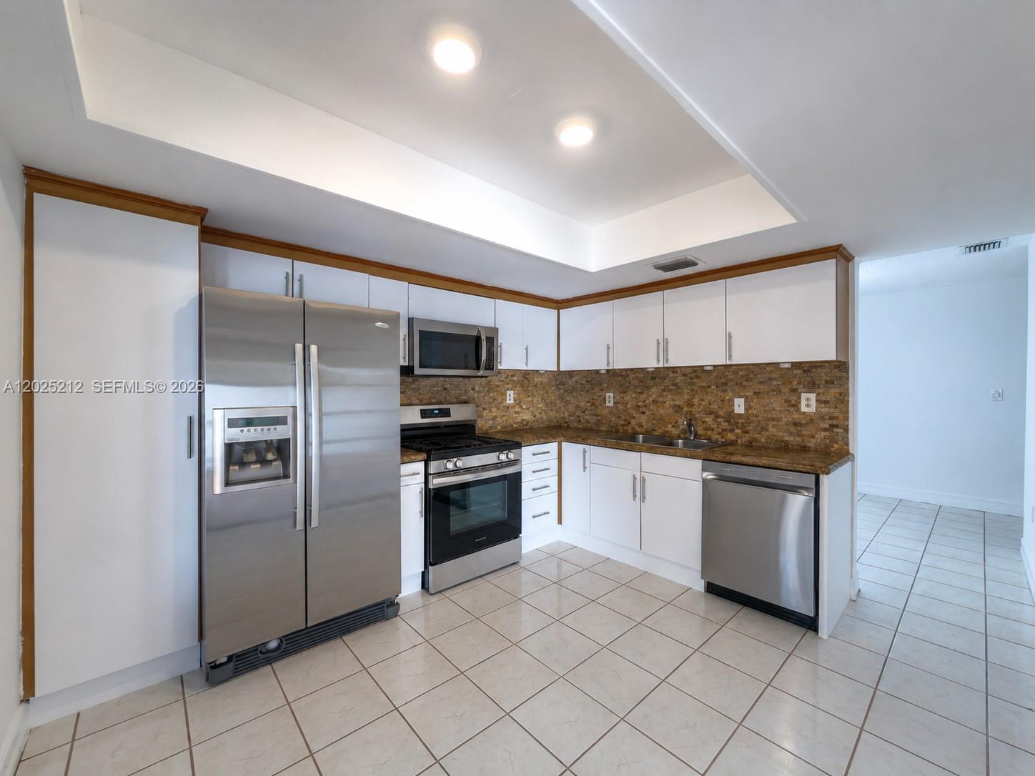 KENLAND COURT - Residential