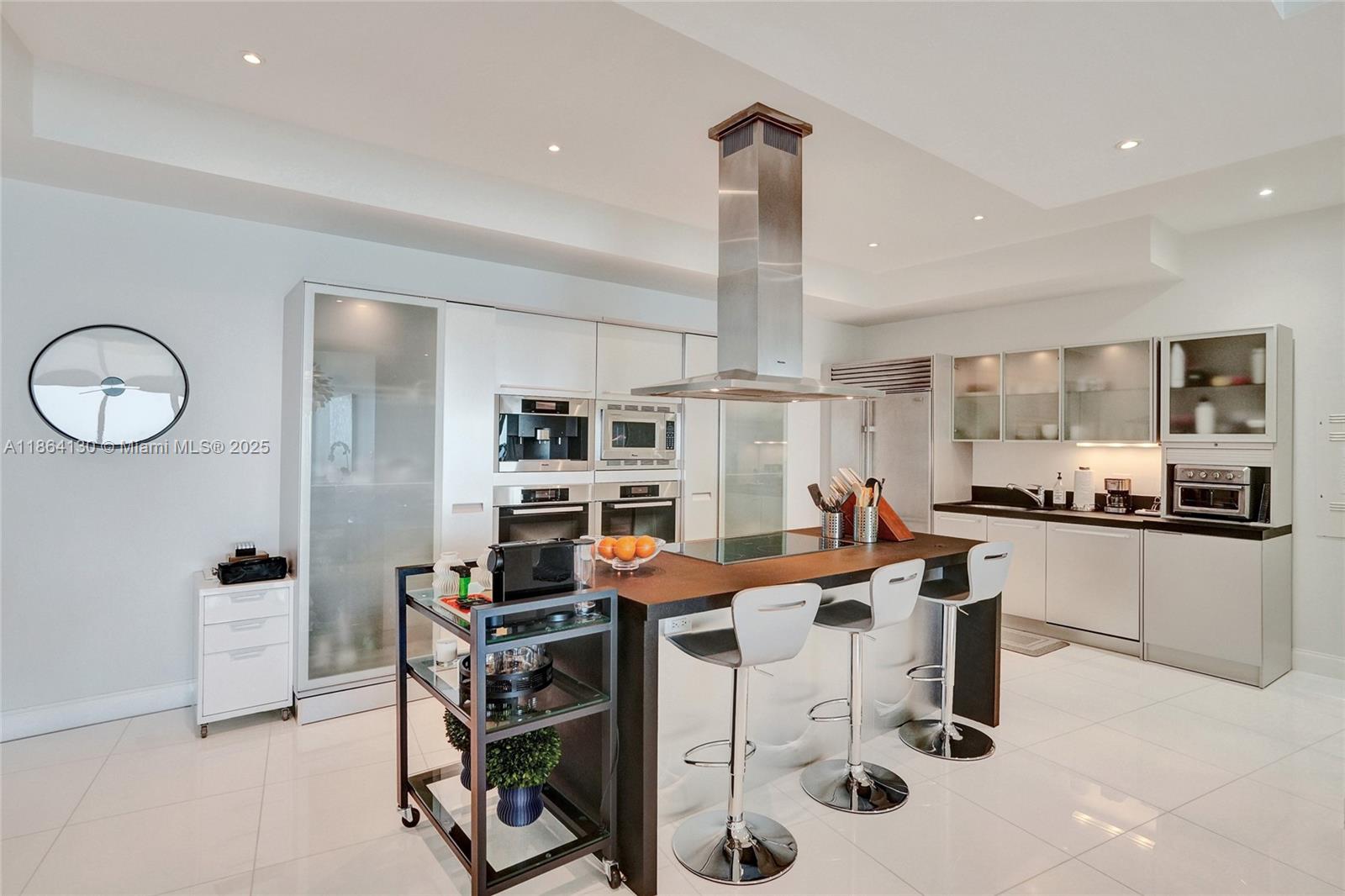 TRUMP ROYALE CONDO - Residential Lease