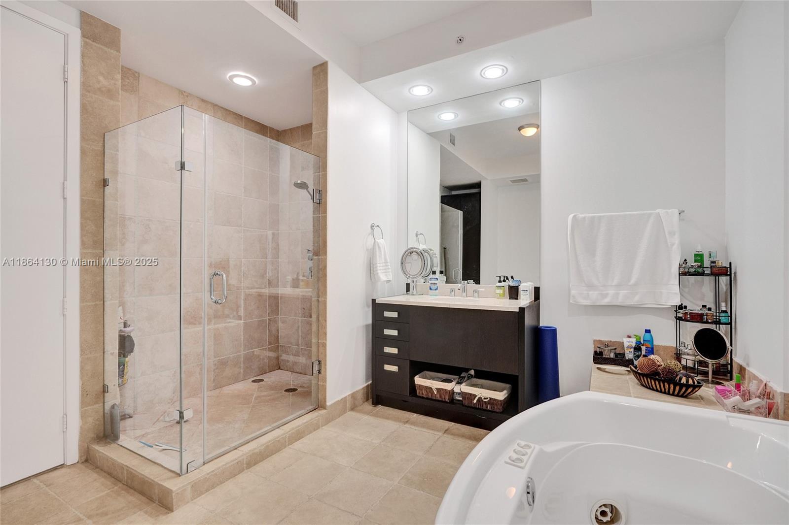 TRUMP ROYALE CONDO - Residential Lease