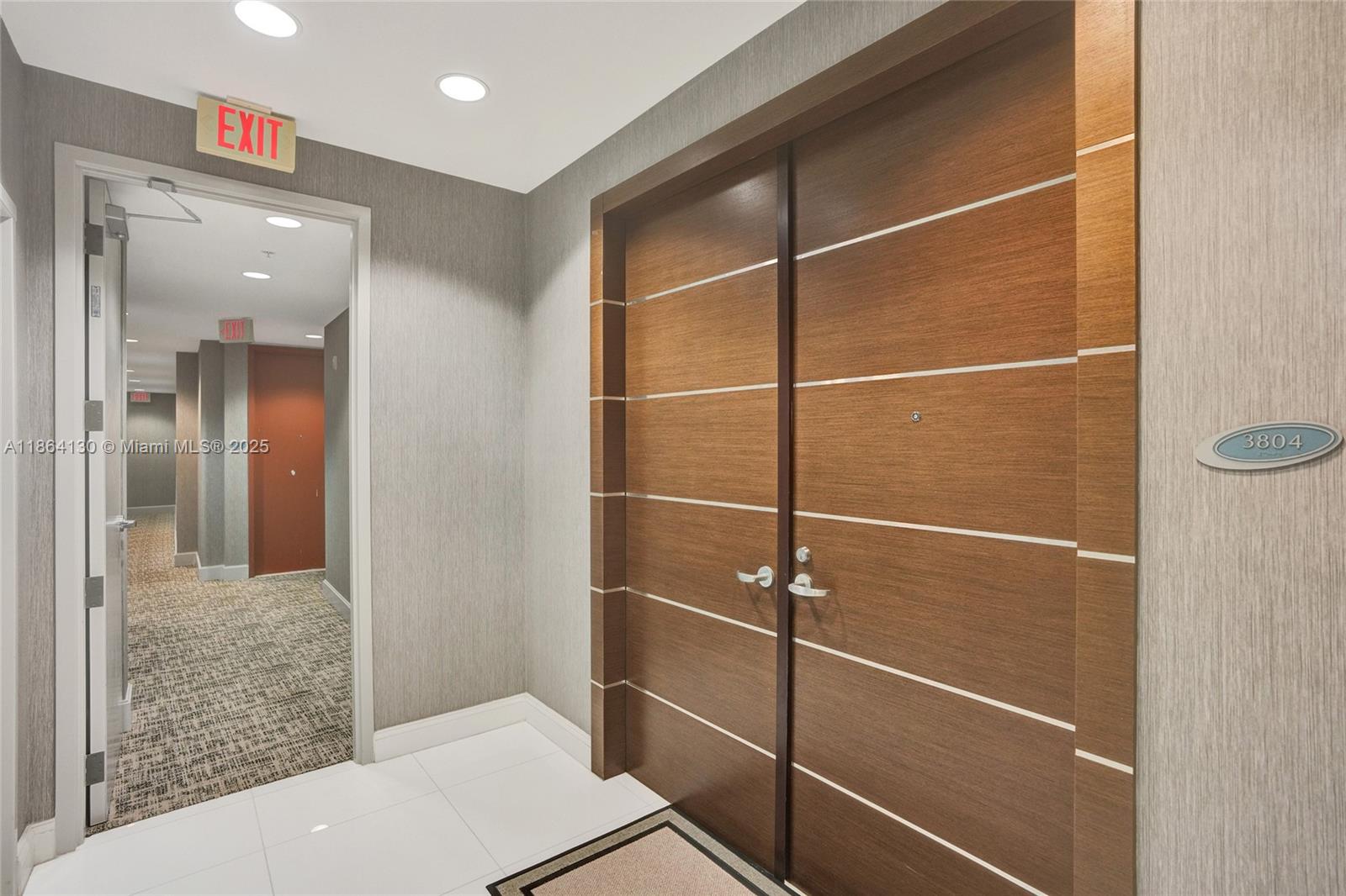 TRUMP ROYALE CONDO - Residential Lease