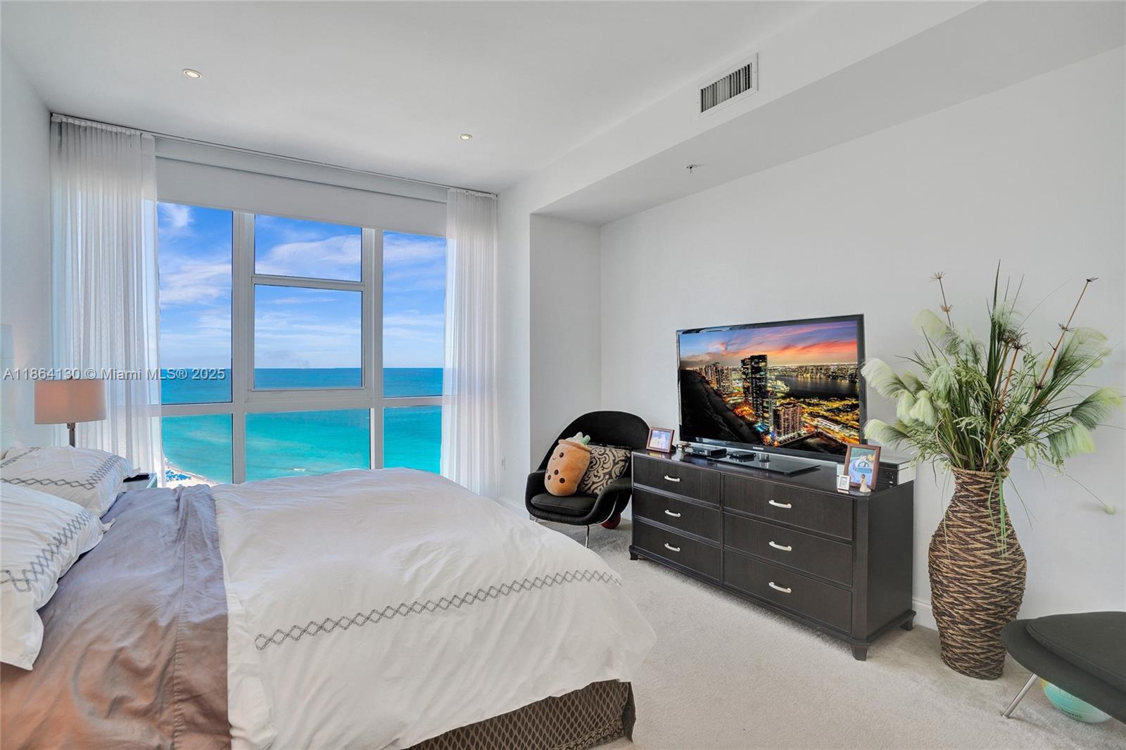 TRUMP ROYALE CONDO - Residential Lease