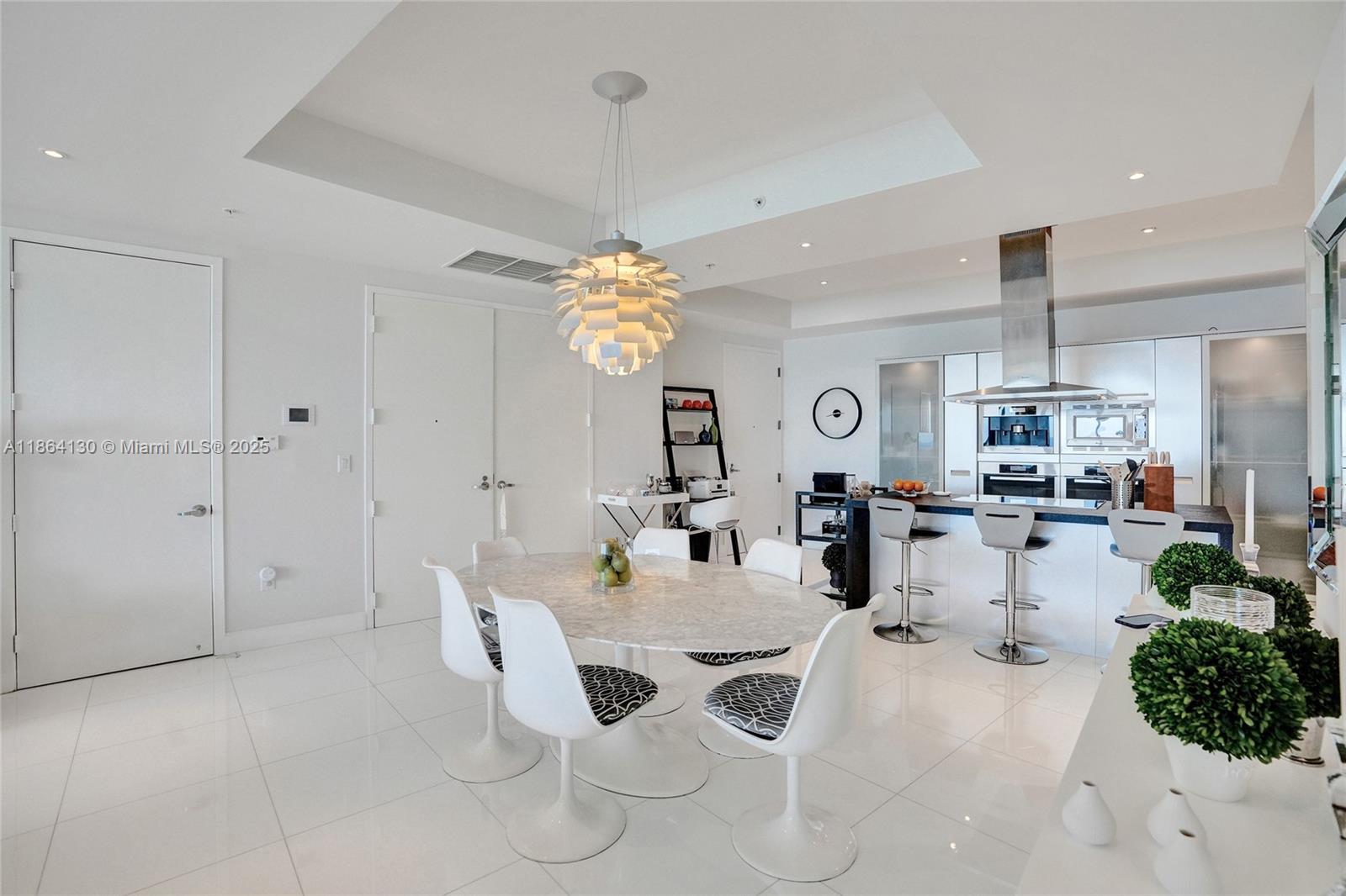 TRUMP ROYALE CONDO - Residential Lease