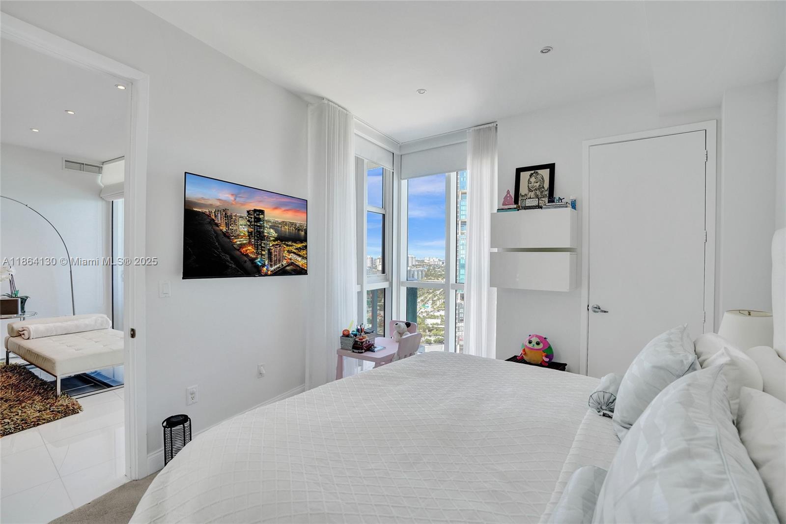 TRUMP ROYALE CONDO - Residential Lease