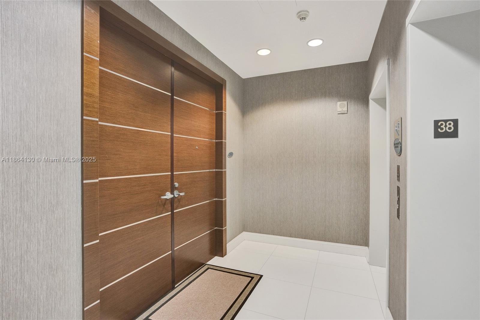 Fully furnished luxury oceanfront apartment for rent at Trump Royale in Sunny Isles Beach! This elegant 3-bedroom, 3.5-bath residence features 2,174 sq. ft. of living space with stunning ocean views. Enjoy top-tier amenities, including a tennis court, spa, resort-style pool, beach services, and valet parking. Perfectly located within walking distance to schools, shopping centers, restaurants, and just minutes from Aventura Mall. Move-in ready for the ultimate beachfront lifestyle!