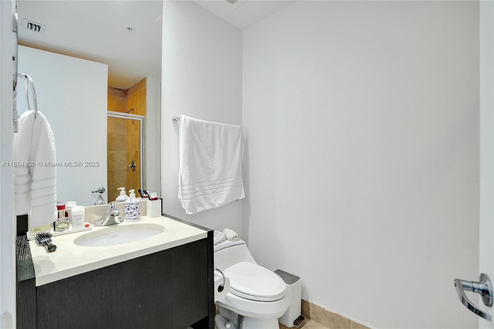 TRUMP ROYALE CONDO - Residential Lease