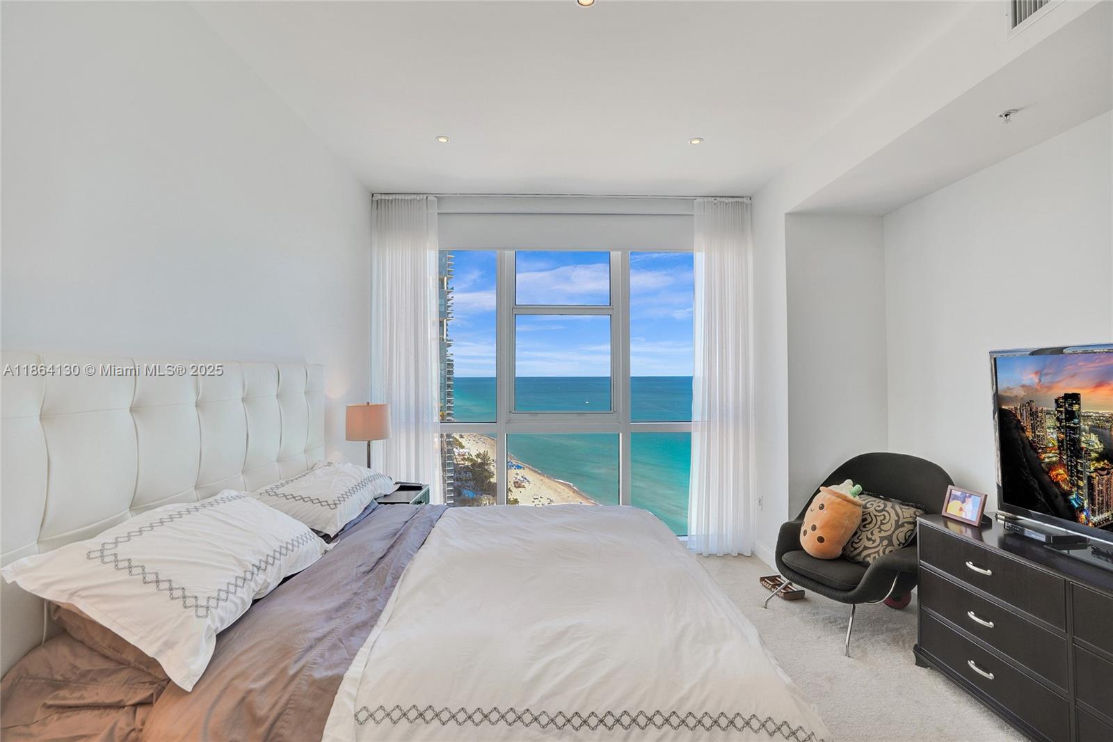 TRUMP ROYALE CONDO - Residential Lease
