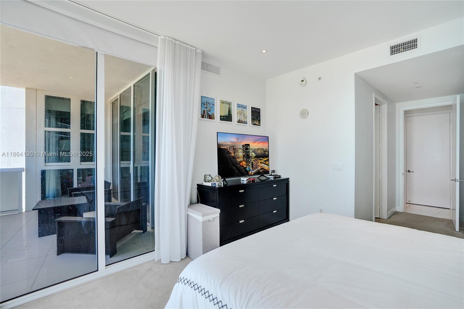 TRUMP ROYALE CONDO - Residential Lease