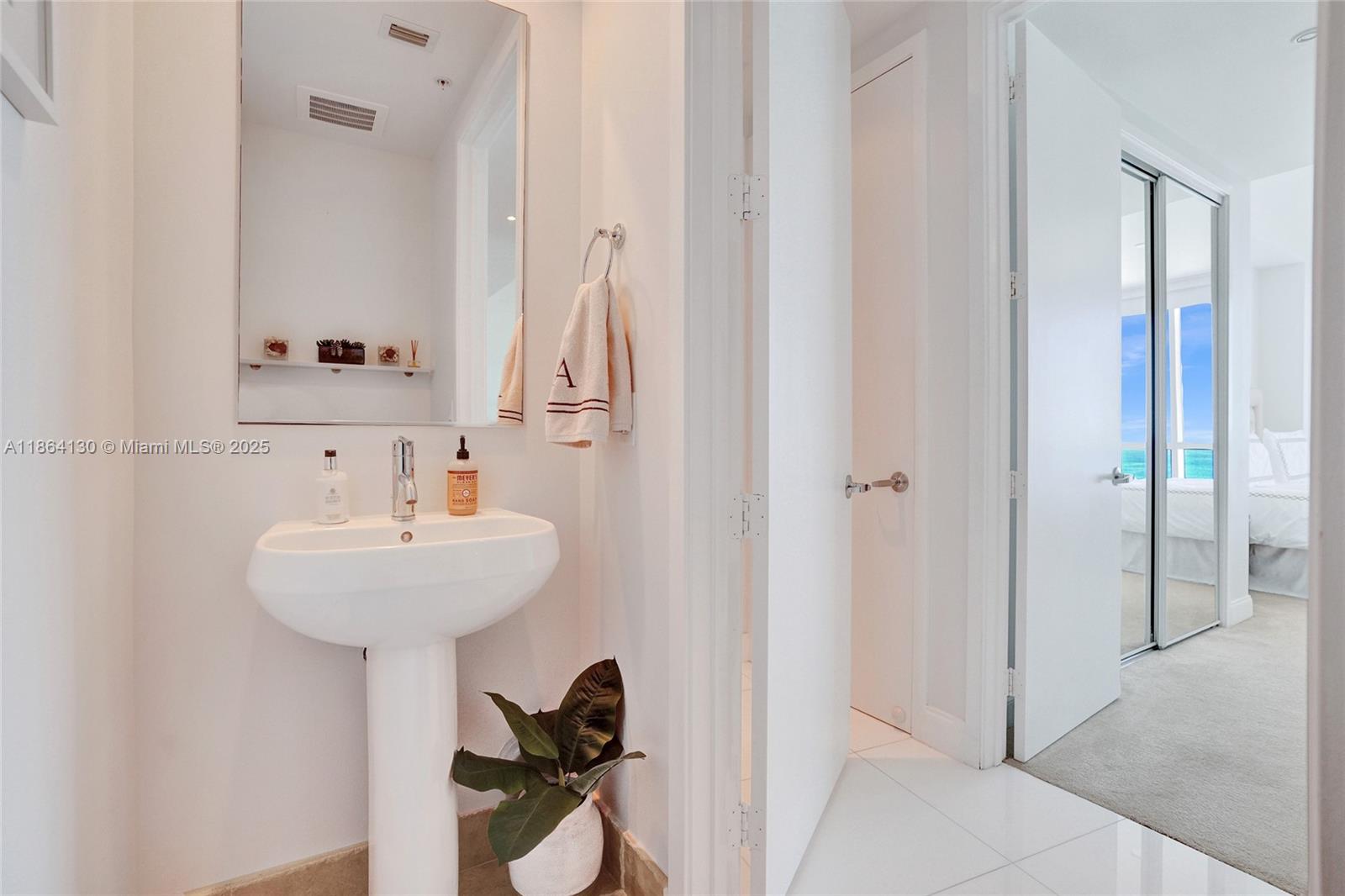 TRUMP ROYALE CONDO - Residential Lease