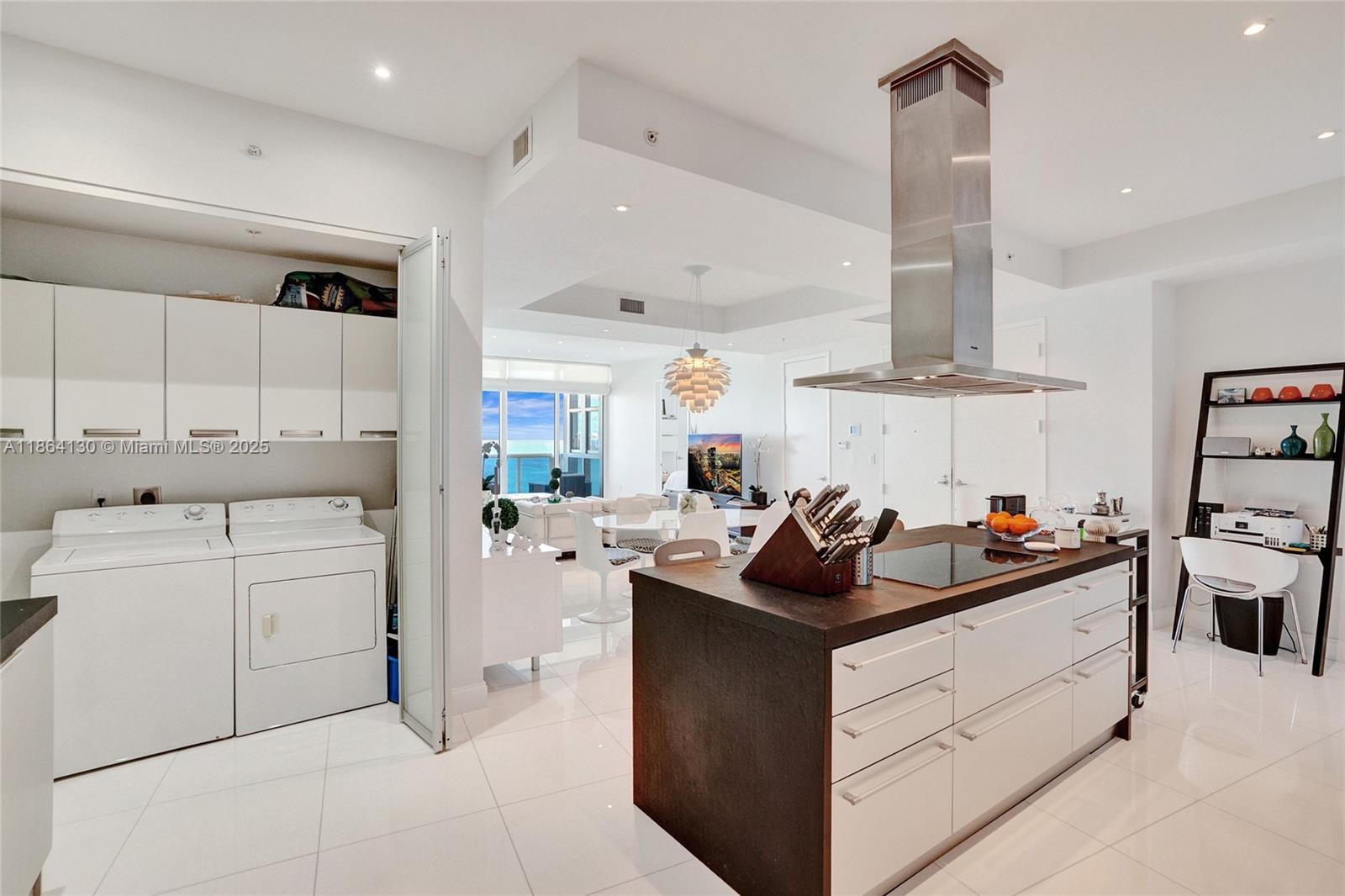 TRUMP ROYALE CONDO - Residential Lease