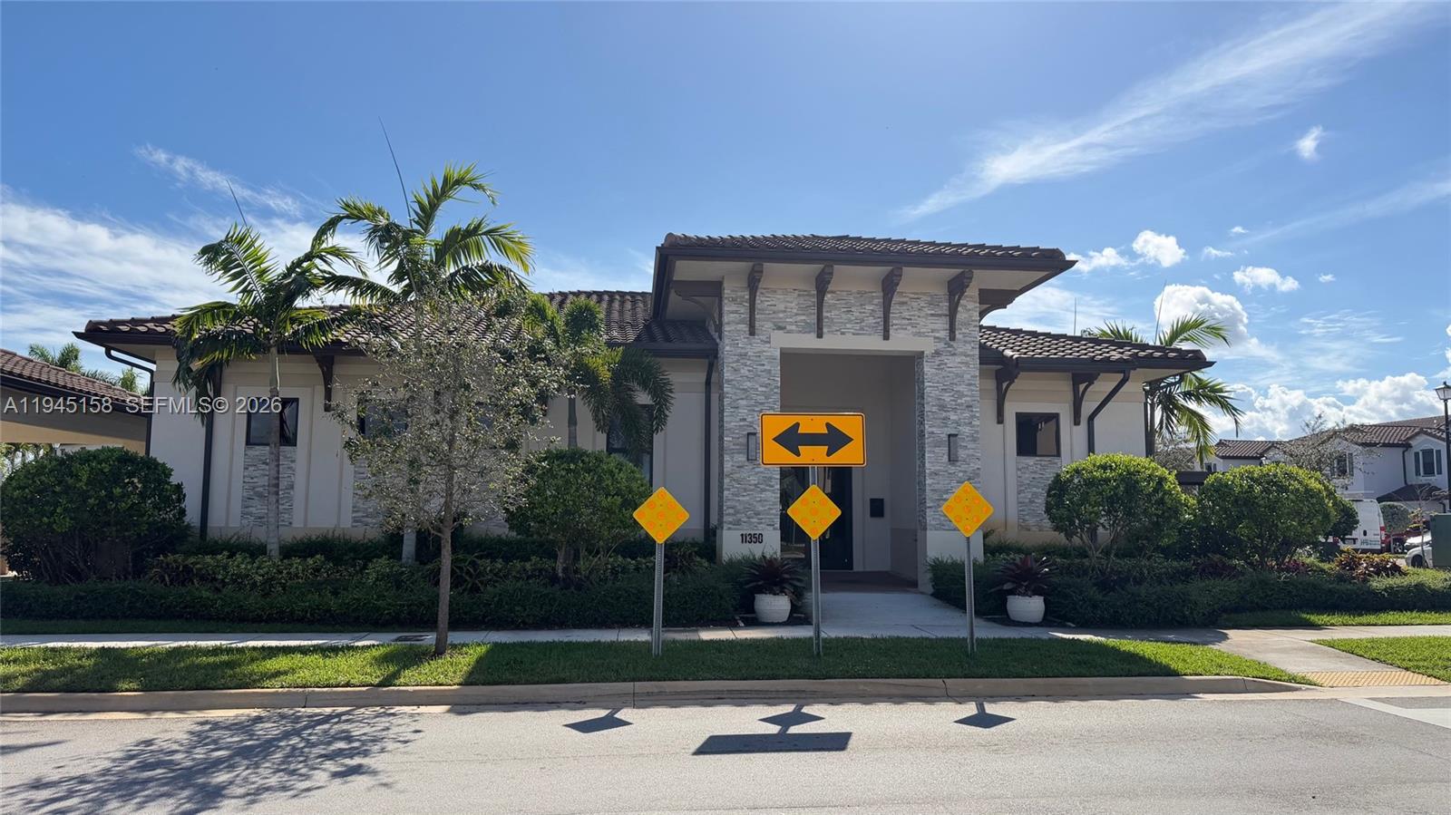 COCO PALM VILLAS - Residential