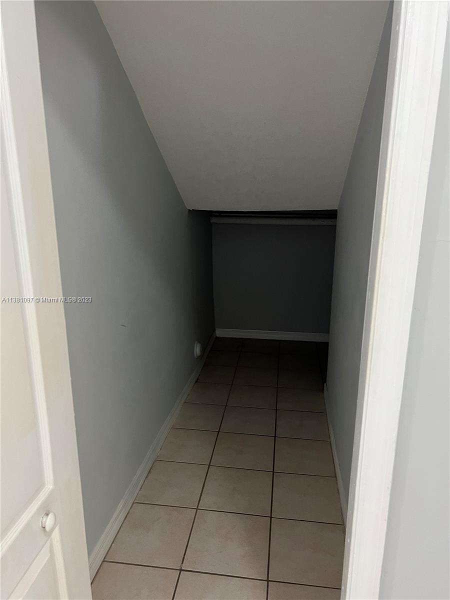 SUB OF PB 1-4 - Residential Lease