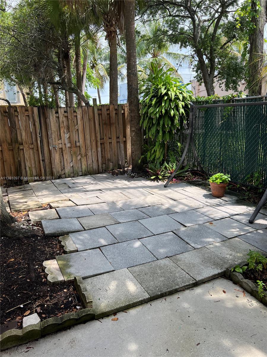 SUB OF PB 1-4 - Residential Lease