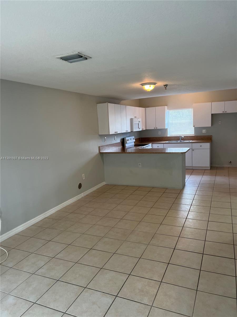 SUB OF PB 1-4 - Residential Lease