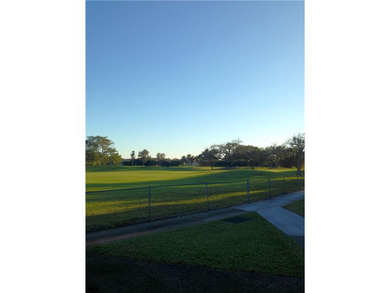 EMERALD HILLS C C APTS CO - Residential Lease