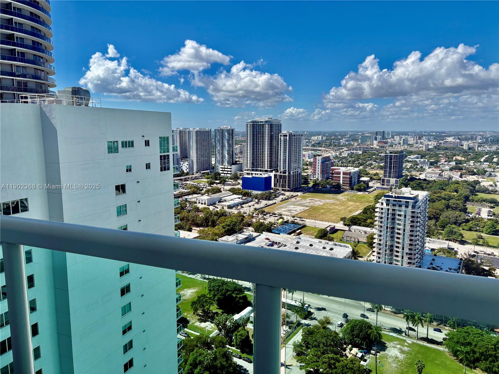 1800 CLUB CONDO - Residential Lease