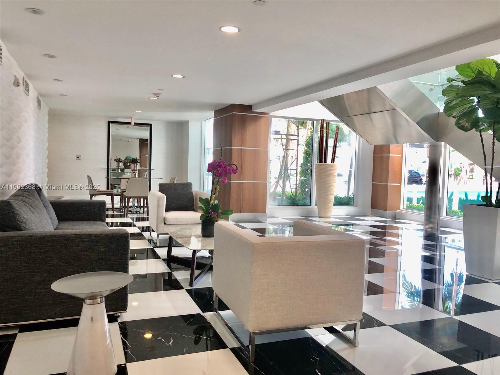 1800 CLUB CONDO - Residential Lease