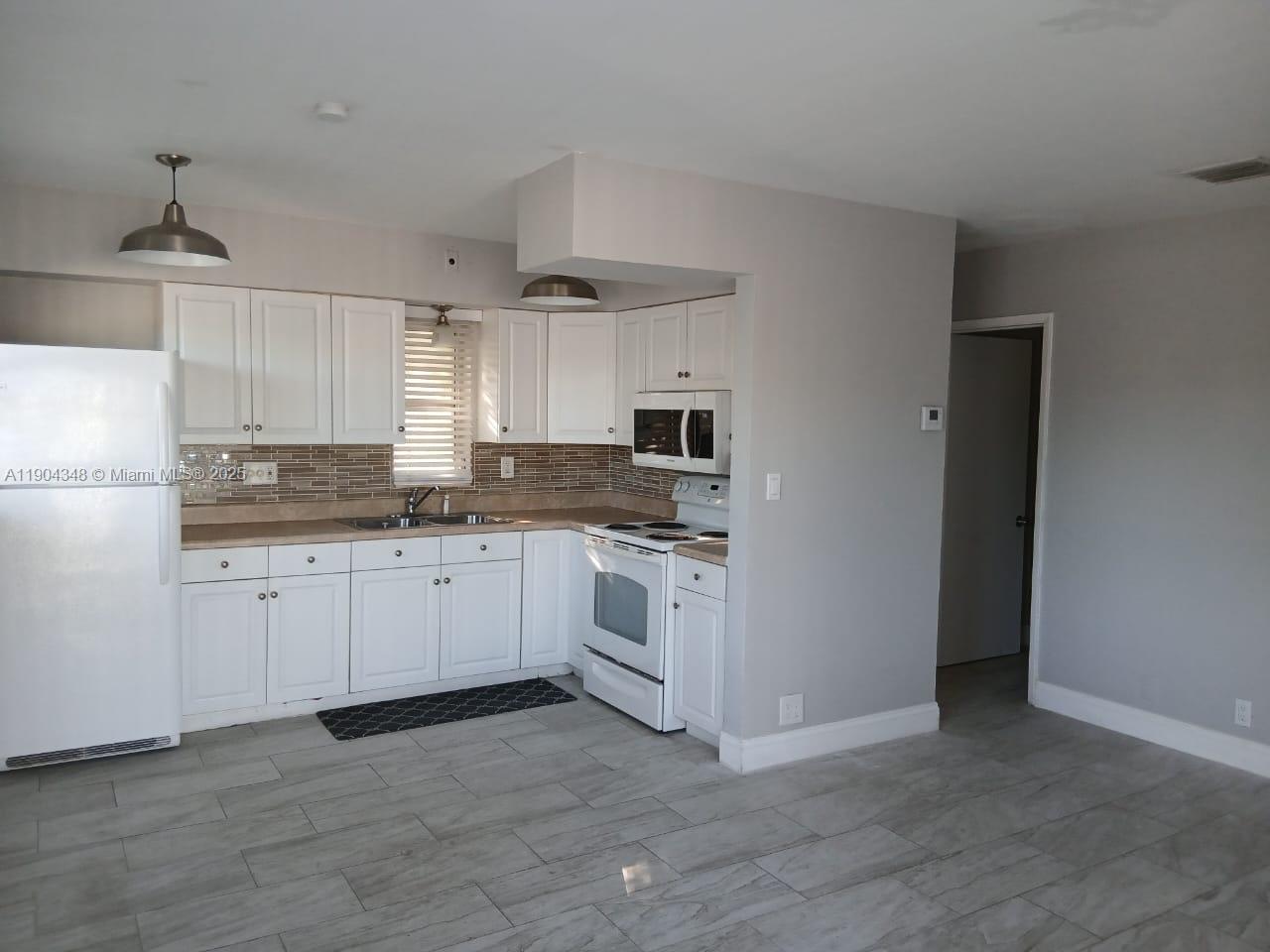 OCEAN RIDGE - Residential Lease