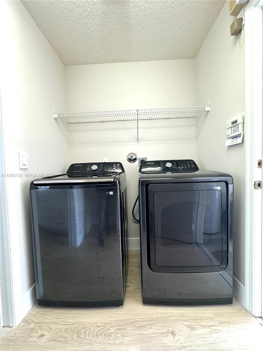 TUSCANY PAR A/B - Residential