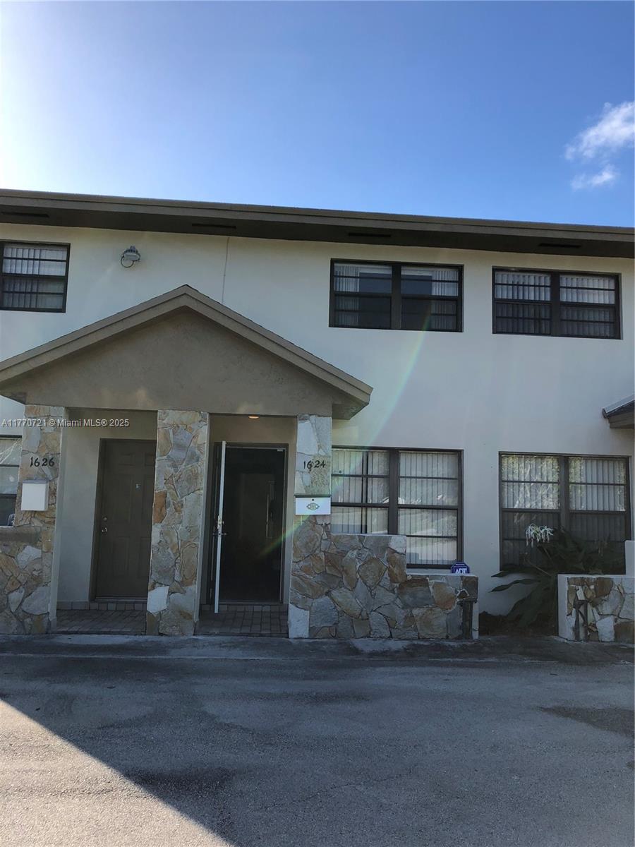 Property for Sale at 1624 Ne 151st St 1624, Miami, Broward County, Florida - Bedrooms: 2 
Bathrooms: 3  - $366,000