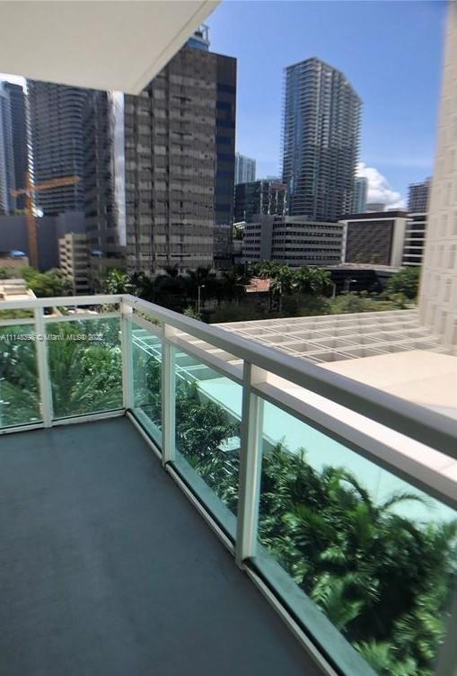 THE PLAZA 851 BRICKELL CO - Residential