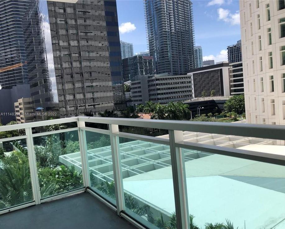 THE PLAZA 851 BRICKELL CO - Residential