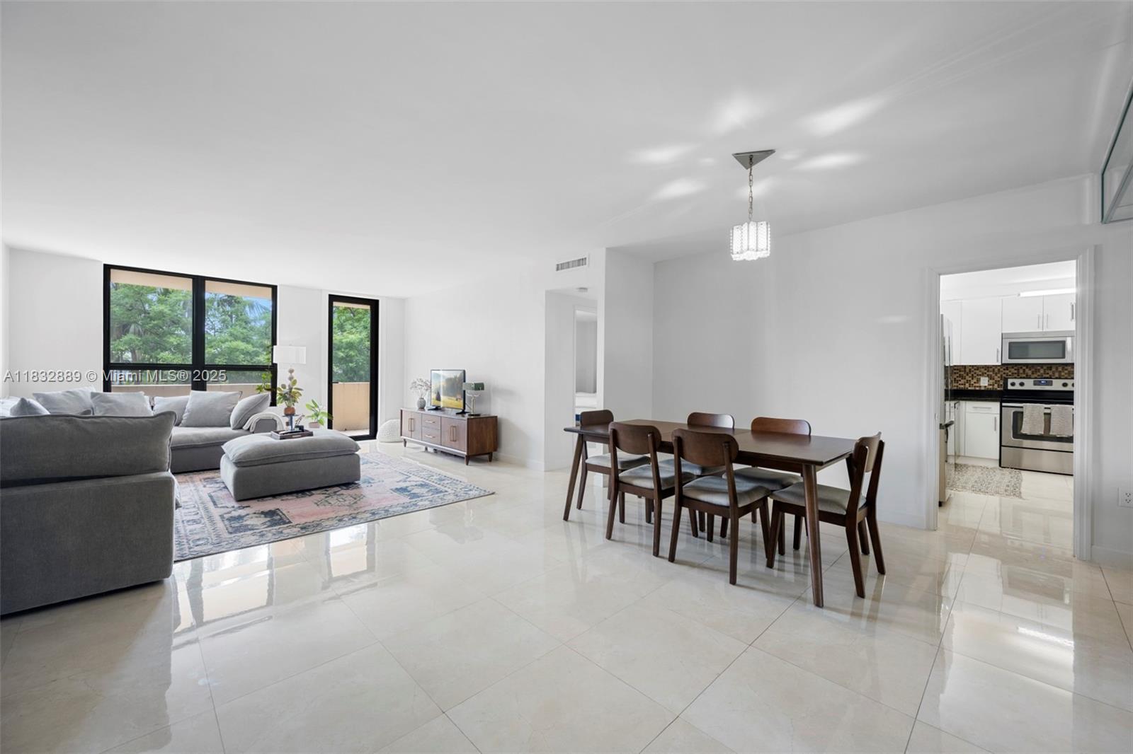 10185 Collins Ave 306
