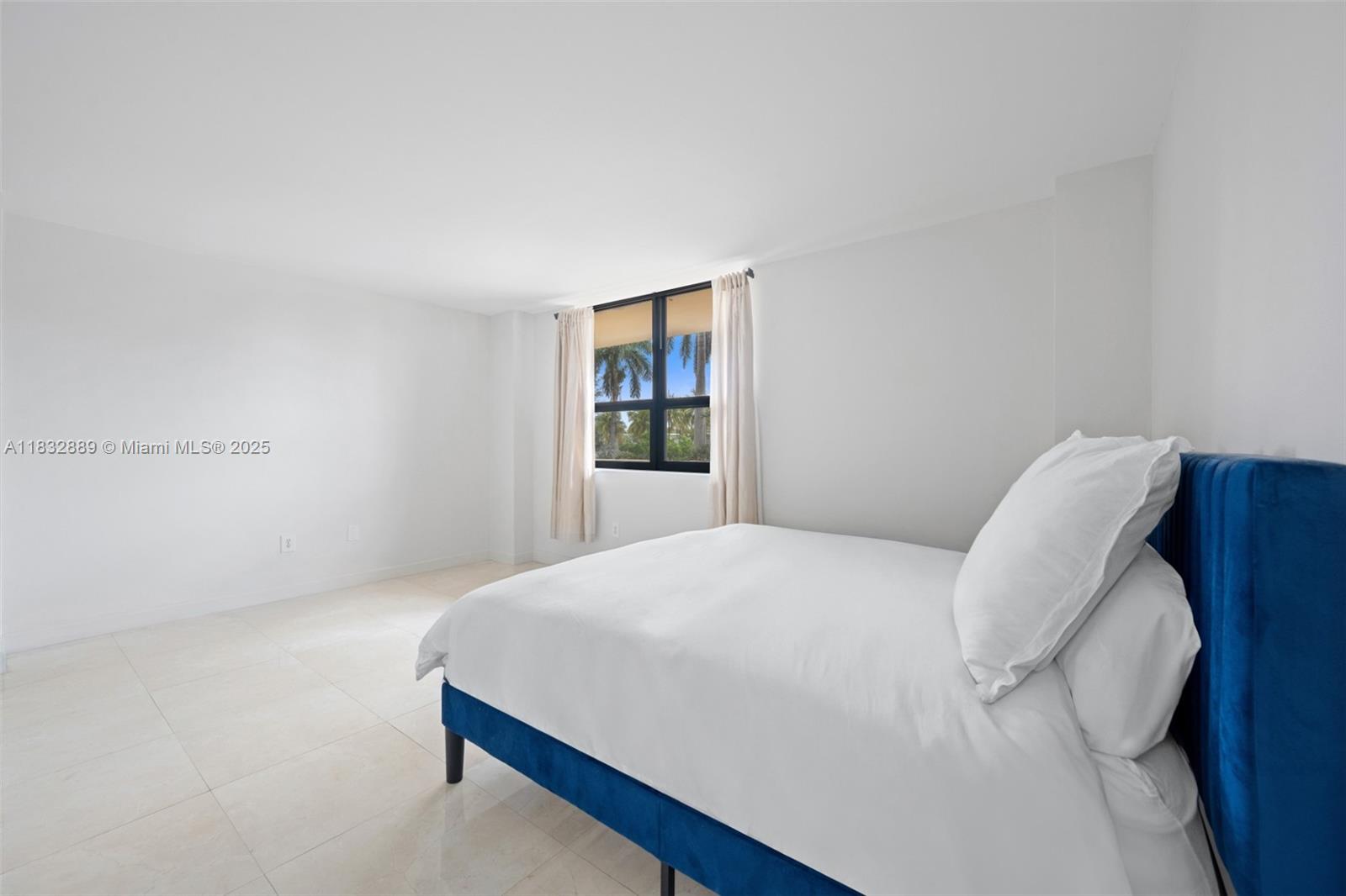THE PLAZA OF BAL HARBOUR - Residential